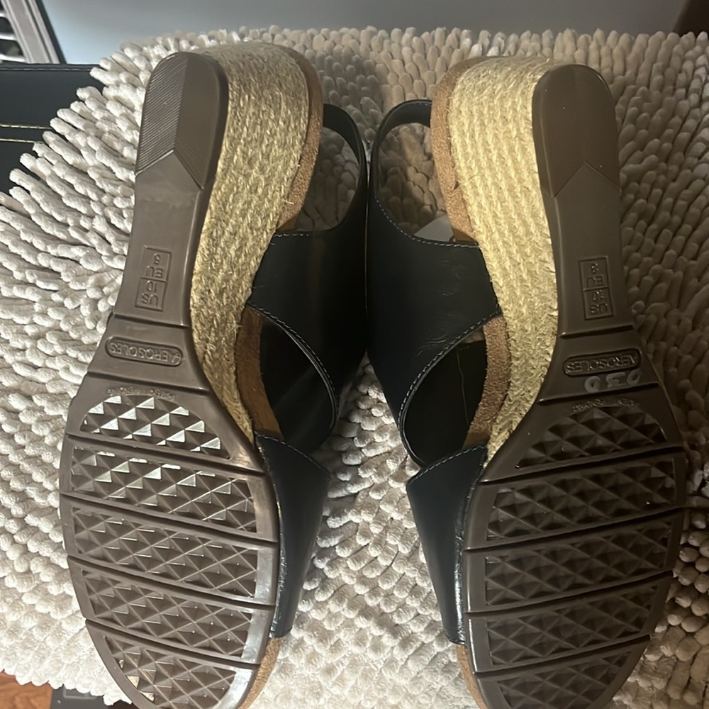 NWT Aerosoles navy blue wedge sandals - Picture 3 of 4